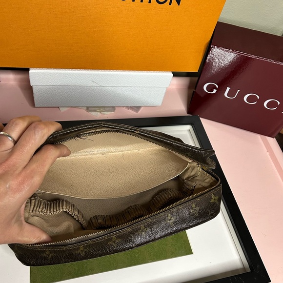 Louis Vuitton Monogram Toiletry Pouch 26 - Picture 9 of 10